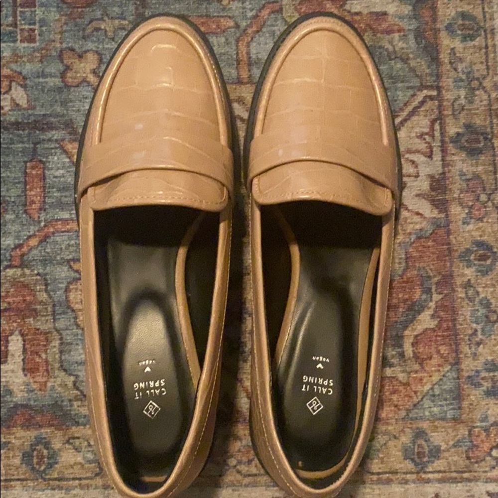 Beige faux croc loafers